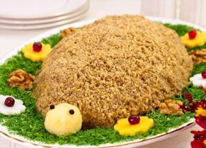 2. Салат Черепаха. Отваренный картофель натереть на крупной терке. Куриную грудку, лук, яйца, маслины, ананасы мелко порезать. Грецкие орехи измельчить. Выложить салат слоями в следующем порядке: картофель - майонез - лук - курица - майонез - маслины - яйца - майонез - ананасы. Посыпать салат грецкими орехами. 2. Салат Черепаха. Отваренный картофель натереть на крупной терке. Куриную грудку, лук, яйца, маслины, ананасы мелко порезать. Грецкие орехи измельчить. Выложить салат слоями в следующем порядке: картофель - майонез - лук - курица - майонез - маслины - яйца - майонез - ананасы. Посыпать салат грецкими орехами.