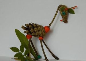 Поделки из шишек и пластилина