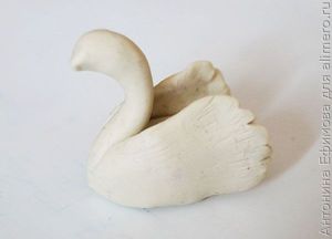 Лебеди из пластилина