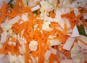 Салат из пекинской капусты с проростками