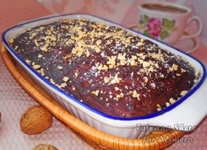 Шоколадный бисквит с орехами
