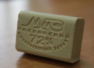 Если вы порезались, укололись или поцарапались — промойте поврежденный участок кожи хозяйственным мылом. Точно таким способом можно обработать чувствительные участки кожи после депиляции, чтобы предотвратить раздражение и возникновение прыщиков. Если вы порезались, укололись или поцарапались — промойте поврежденный участок кожи хозяйственным мылом. Точно таким способом можно обработать чувствительные участки кожи после депиляции, чтобы предотвратить раздражение и возникновение прыщиков.