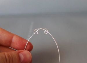 Серьги из проволоки и бусин, мастер-классы.