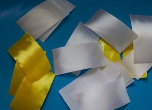 Цветы из атласных лент