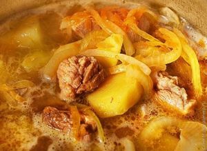 Свинина, тушеная с картофелем