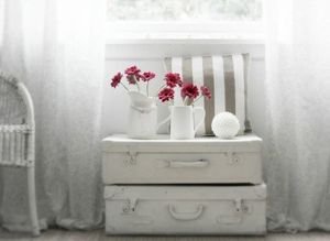 Декор интерьера ненужными вещами