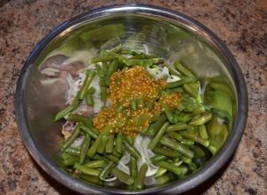 салат из селедки и стручковой фасоли