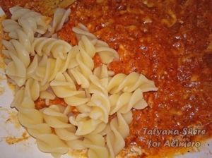 макароны с соусом