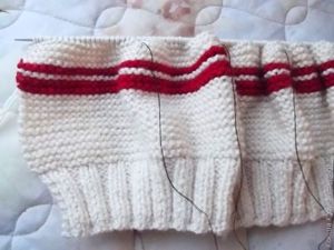 вяжем берет спицами