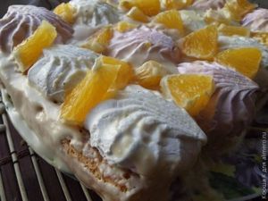 торт с зефиром и фруктами