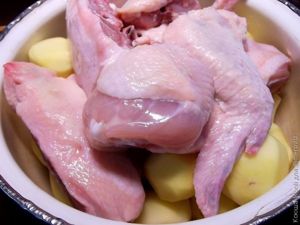 курица с картошкой в рукаве