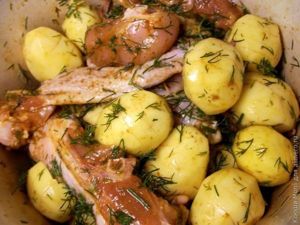 курица с картошкой в рукаве