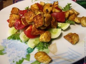 салат с сыром панир