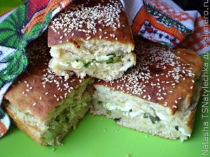 Заливной пирог с яйцом и зеленым луком