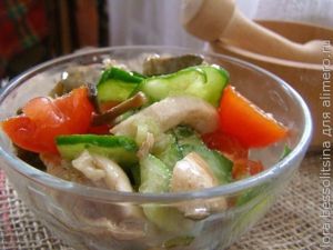 Салат с курицей и грибами