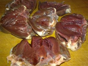 разрезанные с одной стороны сердца разрезанные с одной стороны сердца