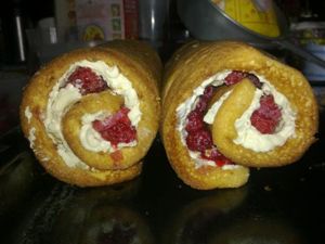 сворачиваем рулетики сворачиваем рулетики