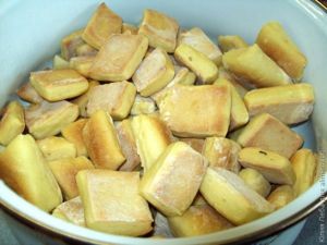 Пампушки на кефире с чесночным саламуром