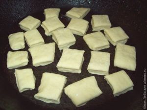 Пампушки на кефире с чесночным саламуром