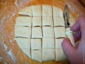 Пампушки на кефире с чесночным саламуром