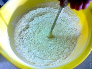 Пампушки на кефире с чесночным саламуром
