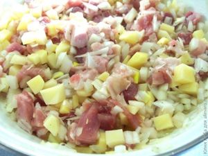 Пирог с мясом и картошкой
