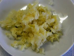 Баклажаны, запечённые с помидорами, сыром и чесноком