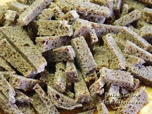 Яичница с ржаными сухариками и брюссельской капустой