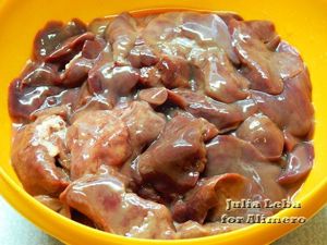 Рулет из куриной печёнки. Рецепт Юлии Высоцкой