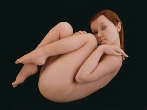 Вот такая девушка из нейлоновых чулок кукольницы Лизы Лихтенфелс. Её работы выставляются в Лувре и пользуются популярностью среди коллекционеров. Вот такая девушка из нейлоновых чулок кукольницы Лизы Лихтенфелс. Её работы выставляются в Лувре и пользуются популярностью среди коллекционеров.