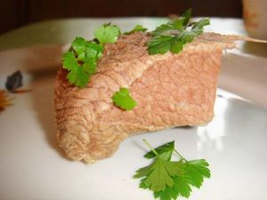 Хотите, чтобы мясо быстрее разварилось, стало сочным, мягким и душистым? Положите в кастрюлю… шкурку от банана! Разумеется, предварительно вымытую. Хотите, чтобы мясо быстрее разварилось, стало сочным, мягким и душистым? Положите в кастрюлю… шкурку от банана! Разумеется, предварительно вымытую.