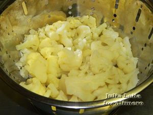 Цветная капуста с чесночным соусом