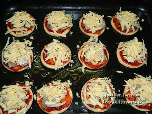 Мини-пиццы с пресервами