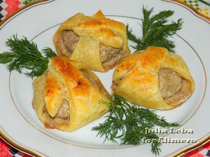 Слойки с мясом