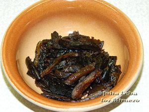 Закуска в листьях салата