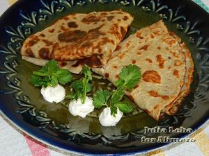 Луковые ржаные блины