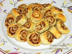 Пирог из слоёного теста
