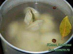 Варка домашних пельменей Варка домашних пельменей