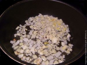 Куриные голени с грибами в крем-соусе