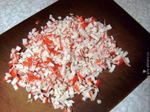 Летний салат с крабовым мясом