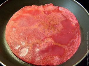 Свекольные блины с сырной начинкой