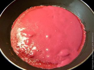 Свекольные блины с сырной начинкой