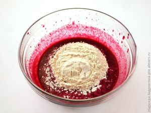 Свекольные блины с сырной начинкой