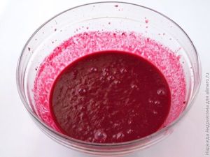 Свекольные блины с сырной начинкой