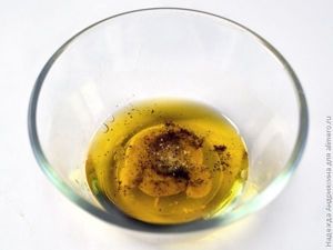 Салат с рукколой, курицей и овощами