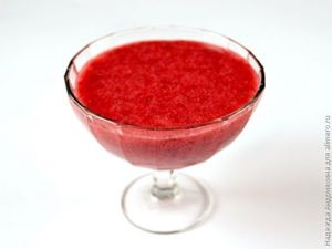 «Сырое» варенье из земляники
