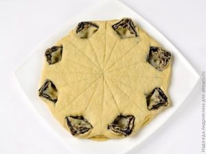 Праздничный пирог с яблоками и маком