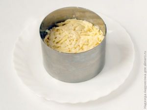 Салат с курицей и яблоком