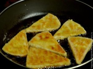 Адыгейский сыр, жареный в панировке