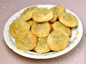 Печенье из творога с семечками и коричневым сахаром